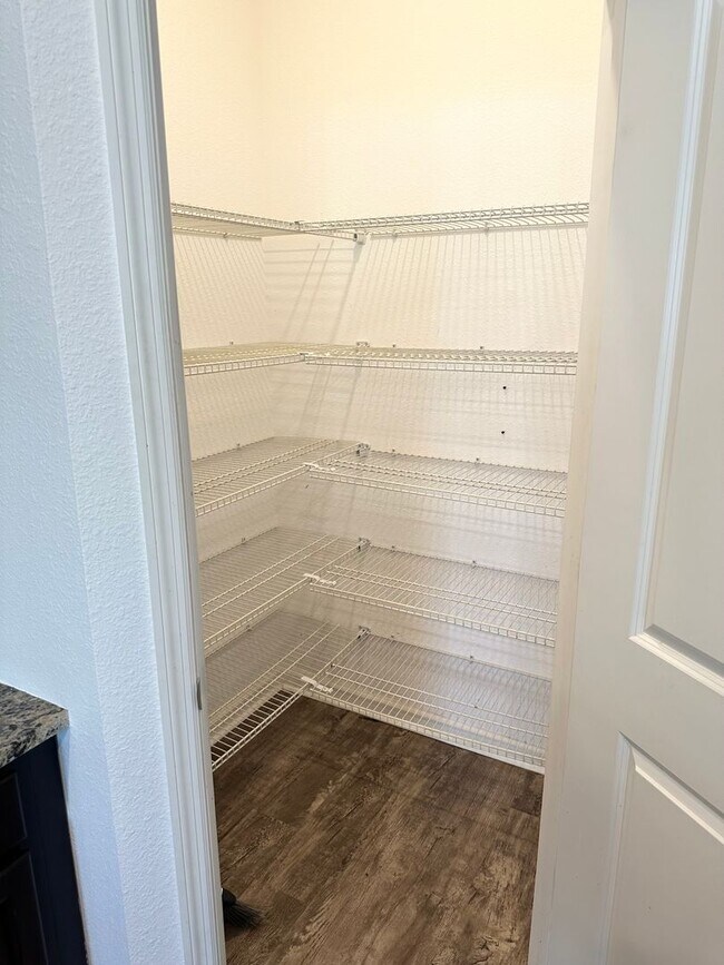 Building Photo - $1,000 Move In Special!!  Private Back Yar...