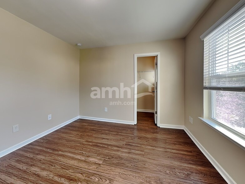 Building Photo - 1104 Wainscott Dr