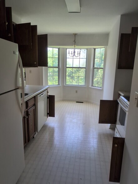 Building Photo - 314 Moonlight Ct