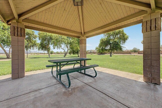 Building Photo - 12570 Desert Flower Rd