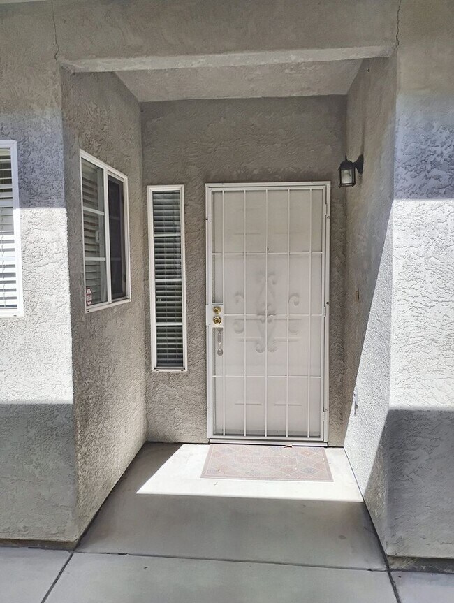 Building Photo - 628 Gateway Dr