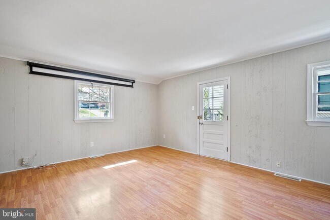 Building Photo - 7421 Nigh Rd