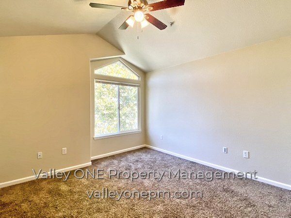 Building Photo - COMING SOON! Private Ground Floor Townhome in Desirable Complex with Attached 2 Car Garage