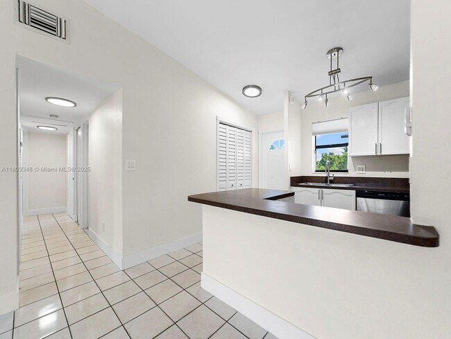 Building Photo - 20875 Grouper Dr