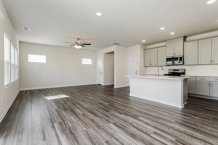 Building Photo - 1117 Orch Strm Dr