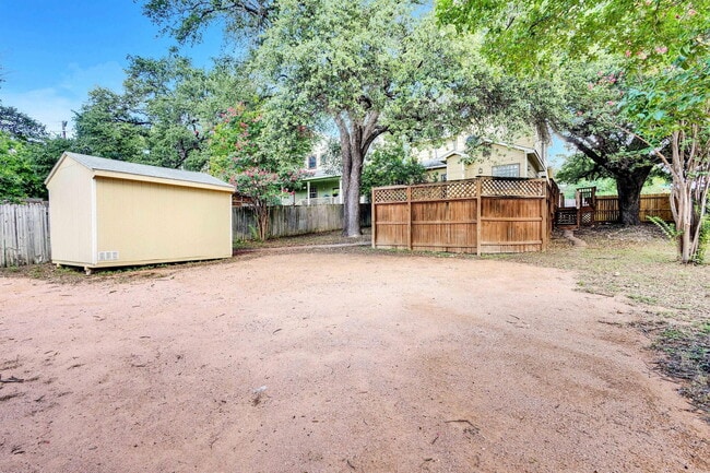 Building Photo - 2358 Wilson St