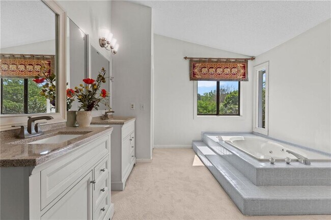 Building Photo - 890 Muirfield Ridge NE