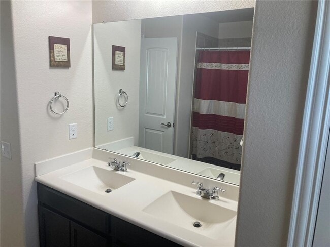 Building Photo - 7216 Vail Ridge St