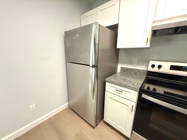 Building Photo - 701 S Main St