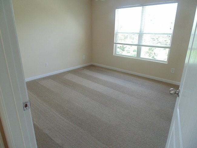 Building Photo - 142 Bridgewater Cir