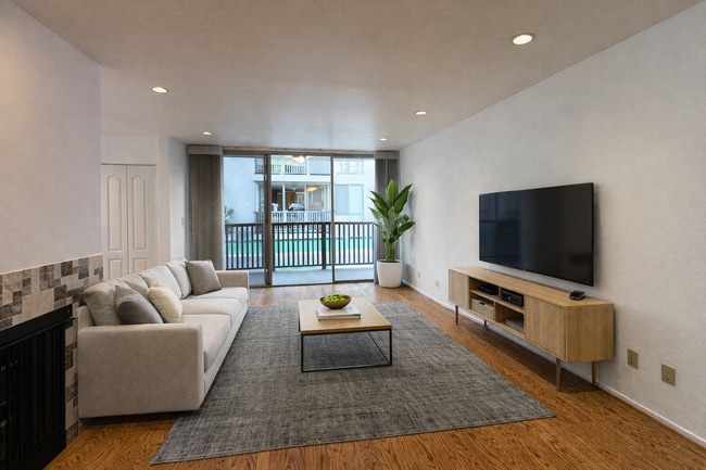 Building Photo - 1134 Alta Loma Rd