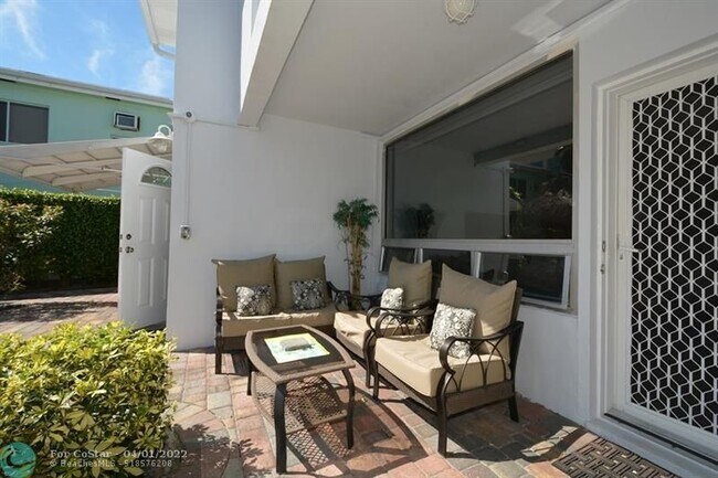 Building Photo - 4228 N Ocean Dr