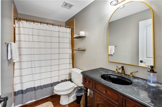 Building Photo - 3713 Lake Edge Dr