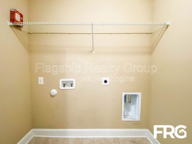 Building Photo - 203 Carew Dr