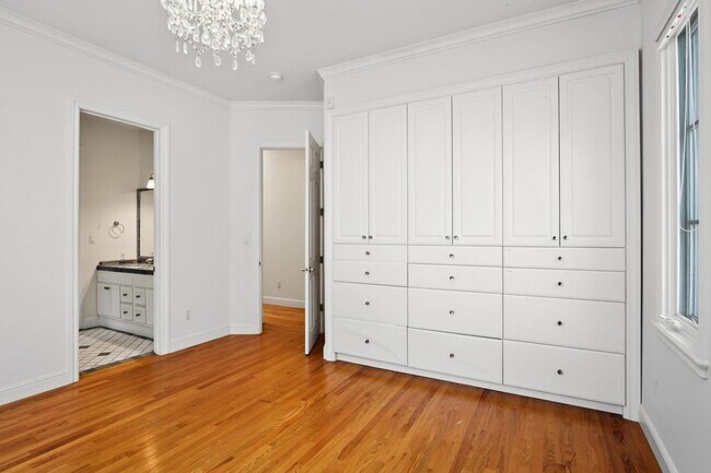 Building Photo - 169 Sausal Dr