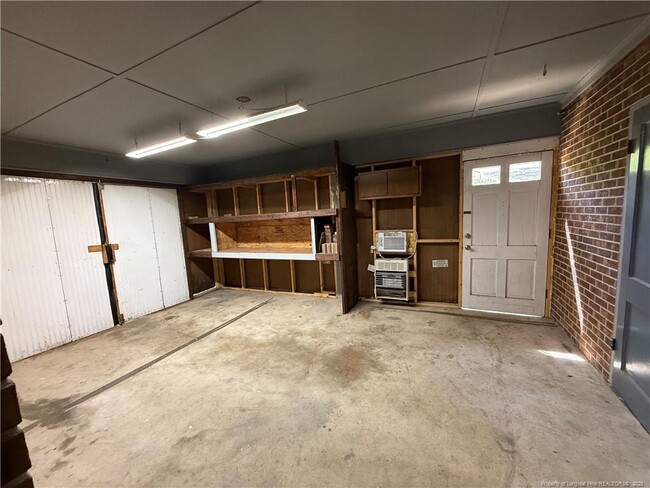 Building Photo - 611 Galloway Dr
