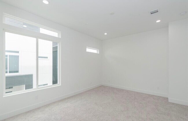 Building Photo - 505 Schweikhardt St