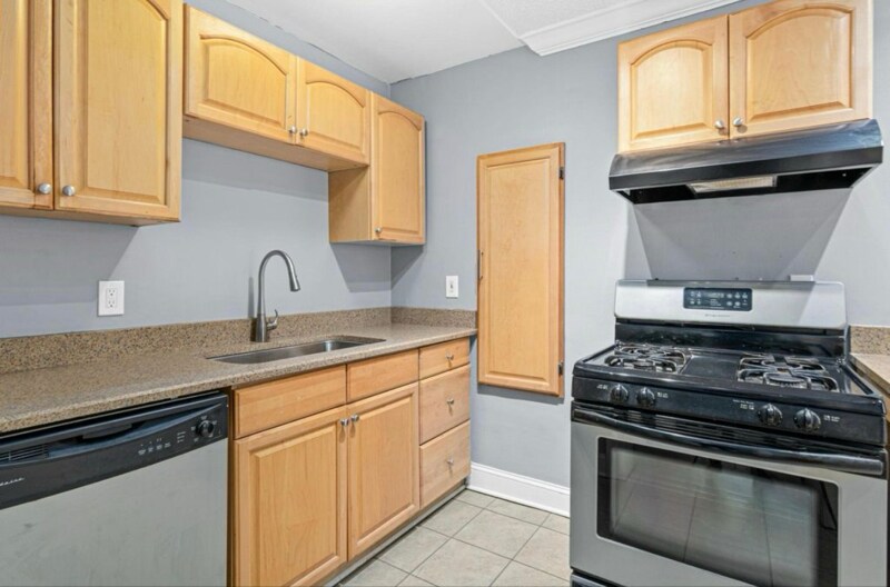 Building Photo - 423 W 31st St