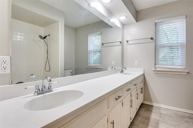 Building Photo - 2711 Lincoln Dr