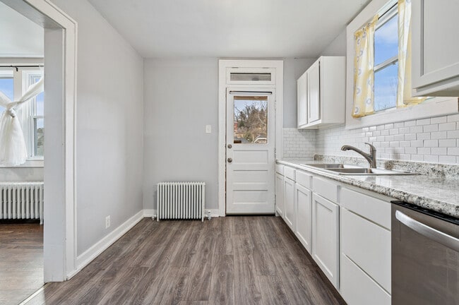 Building Photo - 139 Sumner Ave