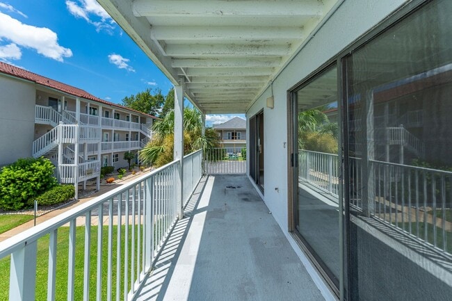 Building Photo - Waterfront Condo!