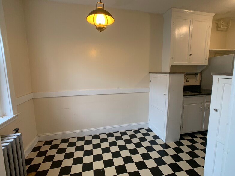 Building Photo - 1945 Commonwealth Ave