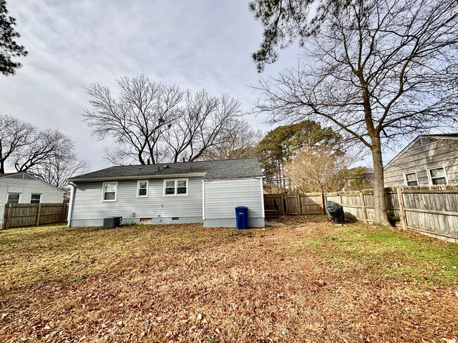 Building Photo - Welcome home:  Updated 3 bed/1bath home wi...