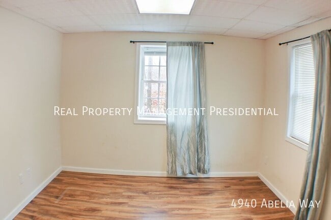 Building Photo - 4940 Abelia Way