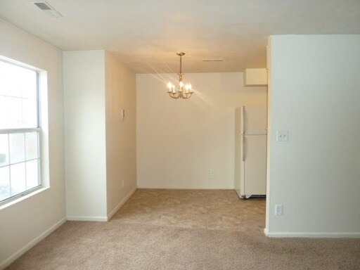 Dining Area - Rosedale Apartments