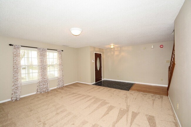 Building Photo - "Spacious 3-Bed Retreat in Fishers with El...