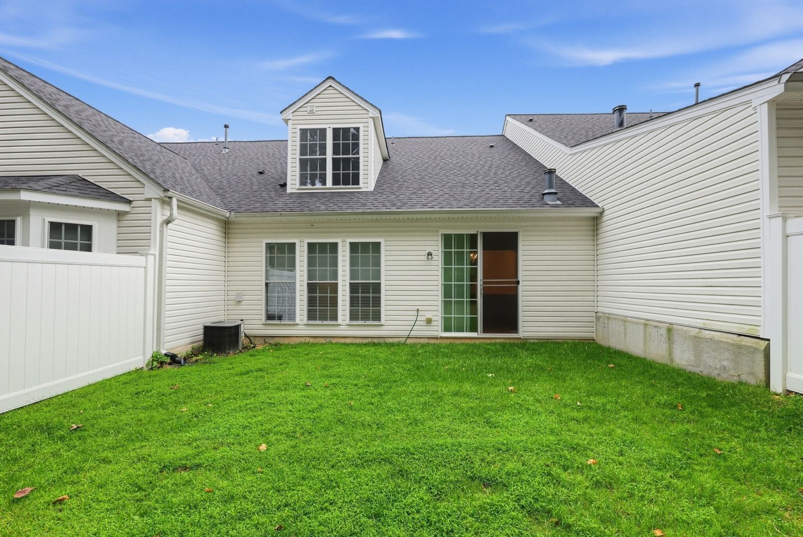 Building Photo - 1504 Sapphire Ct