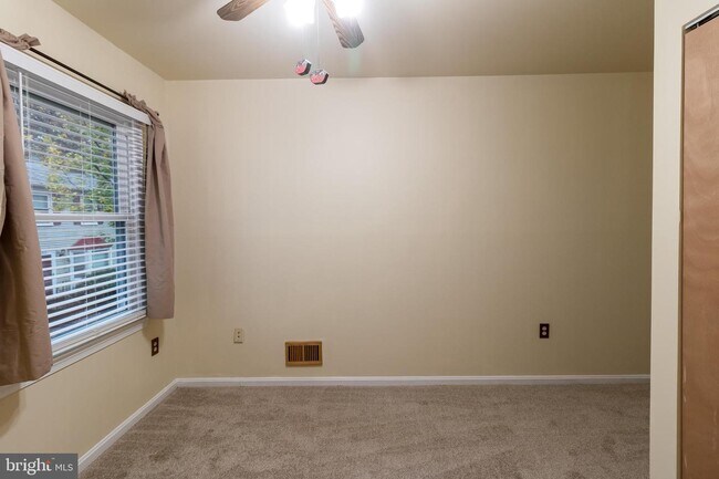 Building Photo - 3935 Wintergreen Pl