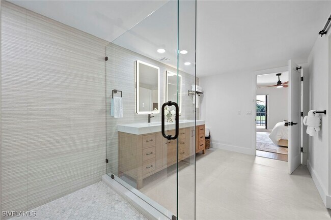 Building Photo - 6360 Pelican Bay Blvd