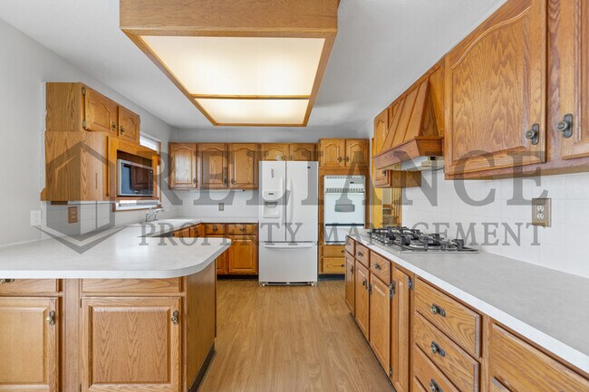 Building Photo - 8300 W 9th St N