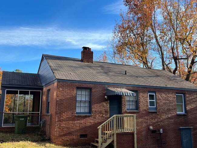 Building Photo - **ON HOLD**Near Ft. Benning. Columbus, GA 2 Bedroom / 1 Bathroom Home for Rent***