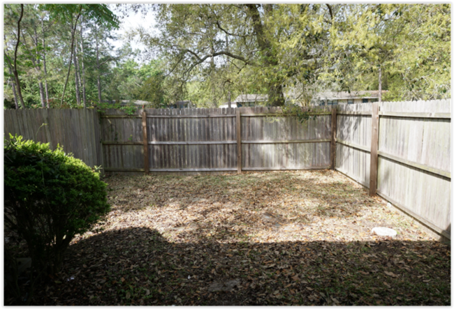 Building Photo - 2 Bedroom/2 Bath Townhome Near NAS Jax