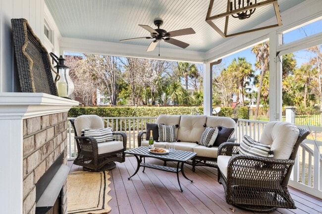 Building Photo - 56 Gadsden St