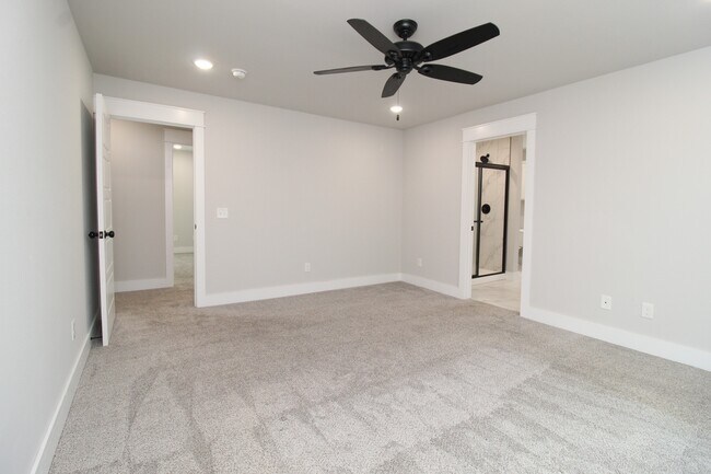 Building Photo - 11 Hillswick Dr