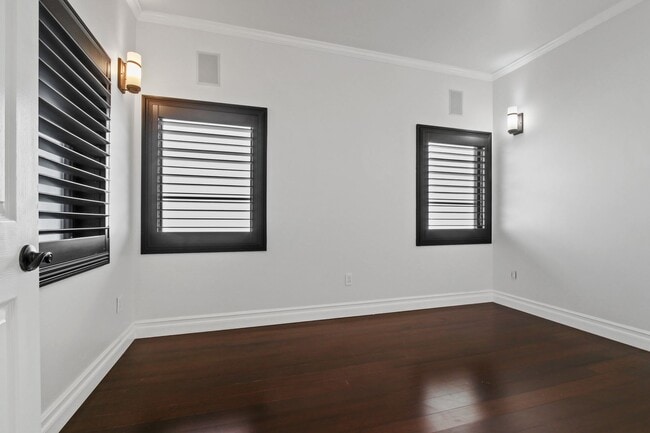 Building Photo - Stunning 3 BD | 4BTH With 2 Bonus Rooms