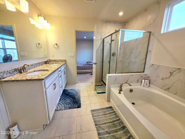 Building Photo - 17505 Shakes Creek Dr