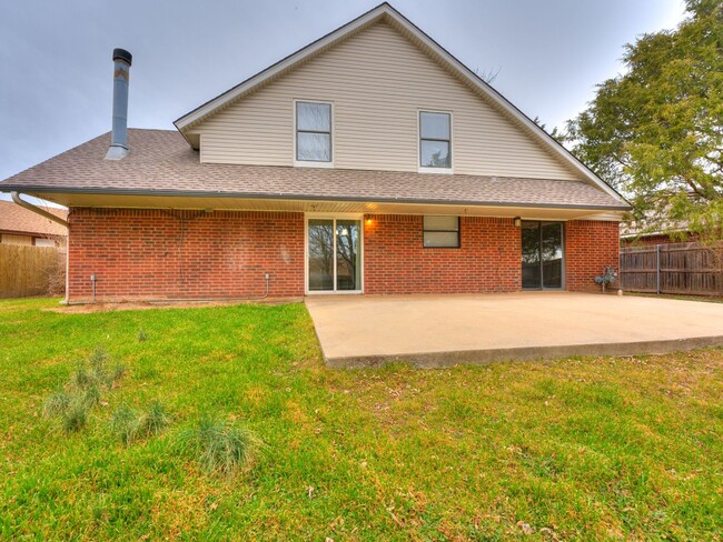 Building Photo - Home in quiet cul-de-sac west Norman.