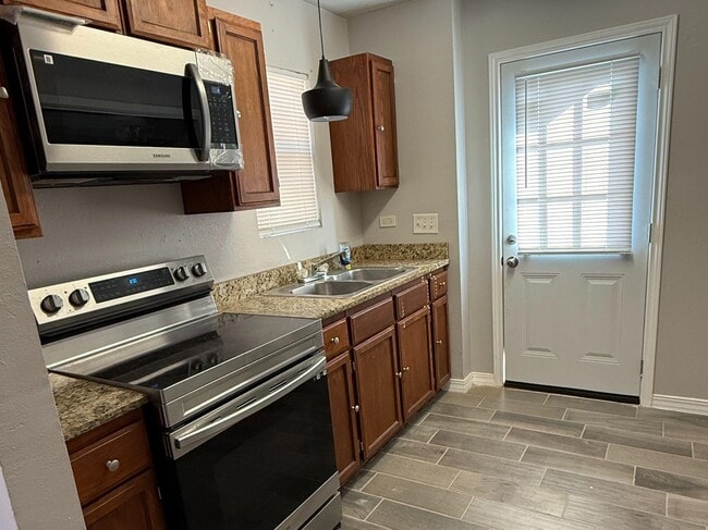 Building Photo - 3105 Medio Ct