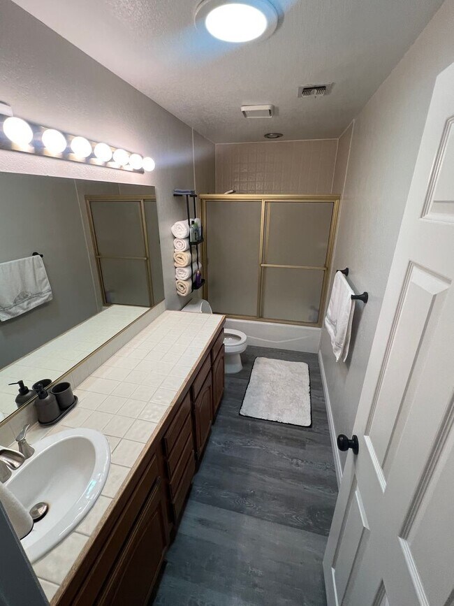 Building Photo - A Fabulous 2 Bedroom Single story Townhome...