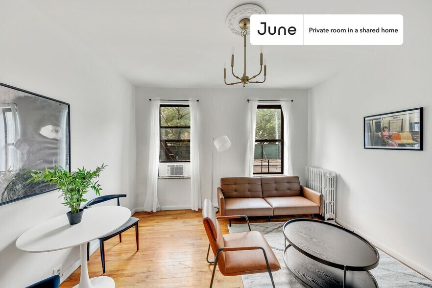 Building Photo - Room in Shared 3 bed/1 bath home