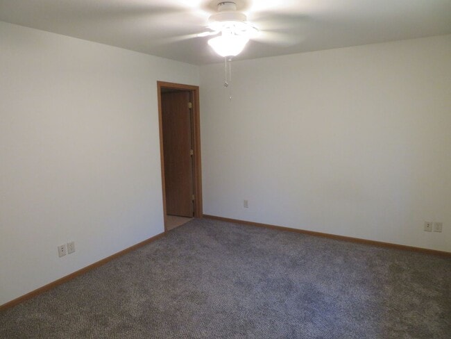 Building Photo - Raco 130/134 Nordic