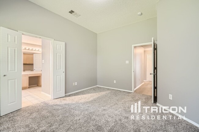 Building Photo - 115 Mulberry Ln