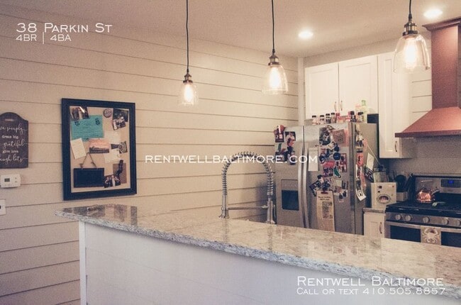 Building Photo - 38 Parkin St