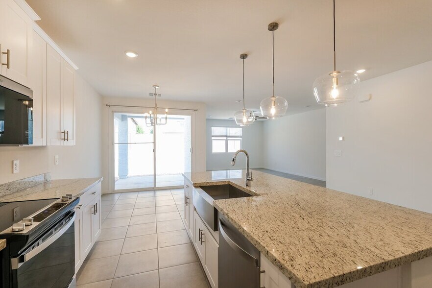 Building Photo - 24426 Grenadine Rd