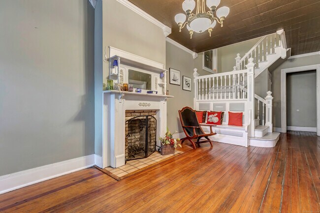 Building Photo - 108 William St