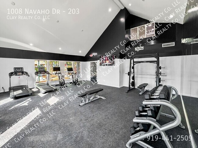 Building Photo - 1008 Navaho Dr